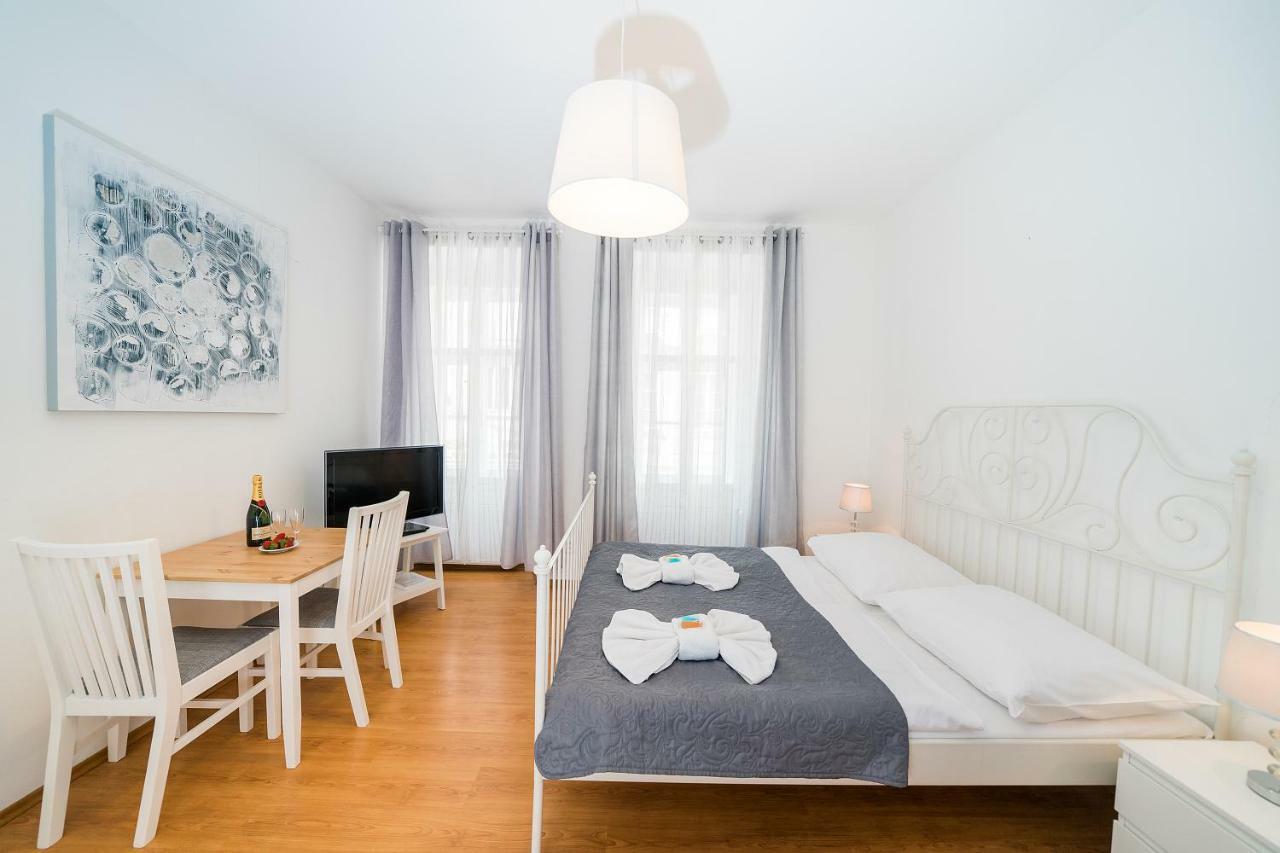 פראג Apartments Pushkin מראה חיצוני תמונה