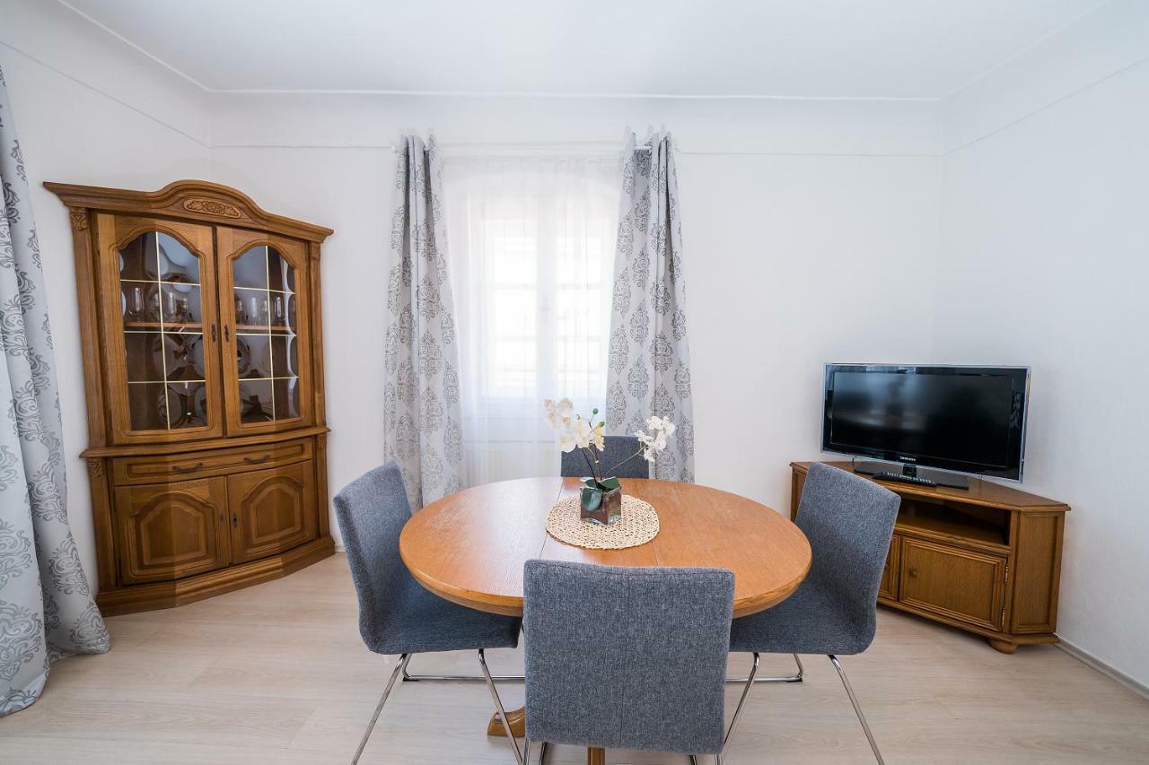 פראג Apartments Pushkin מראה חיצוני תמונה