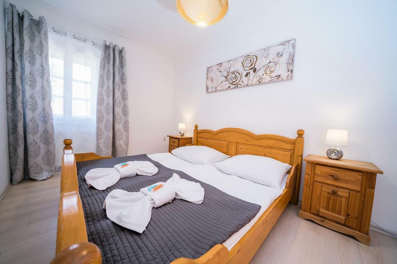 פראג Apartments Pushkin מראה חיצוני תמונה