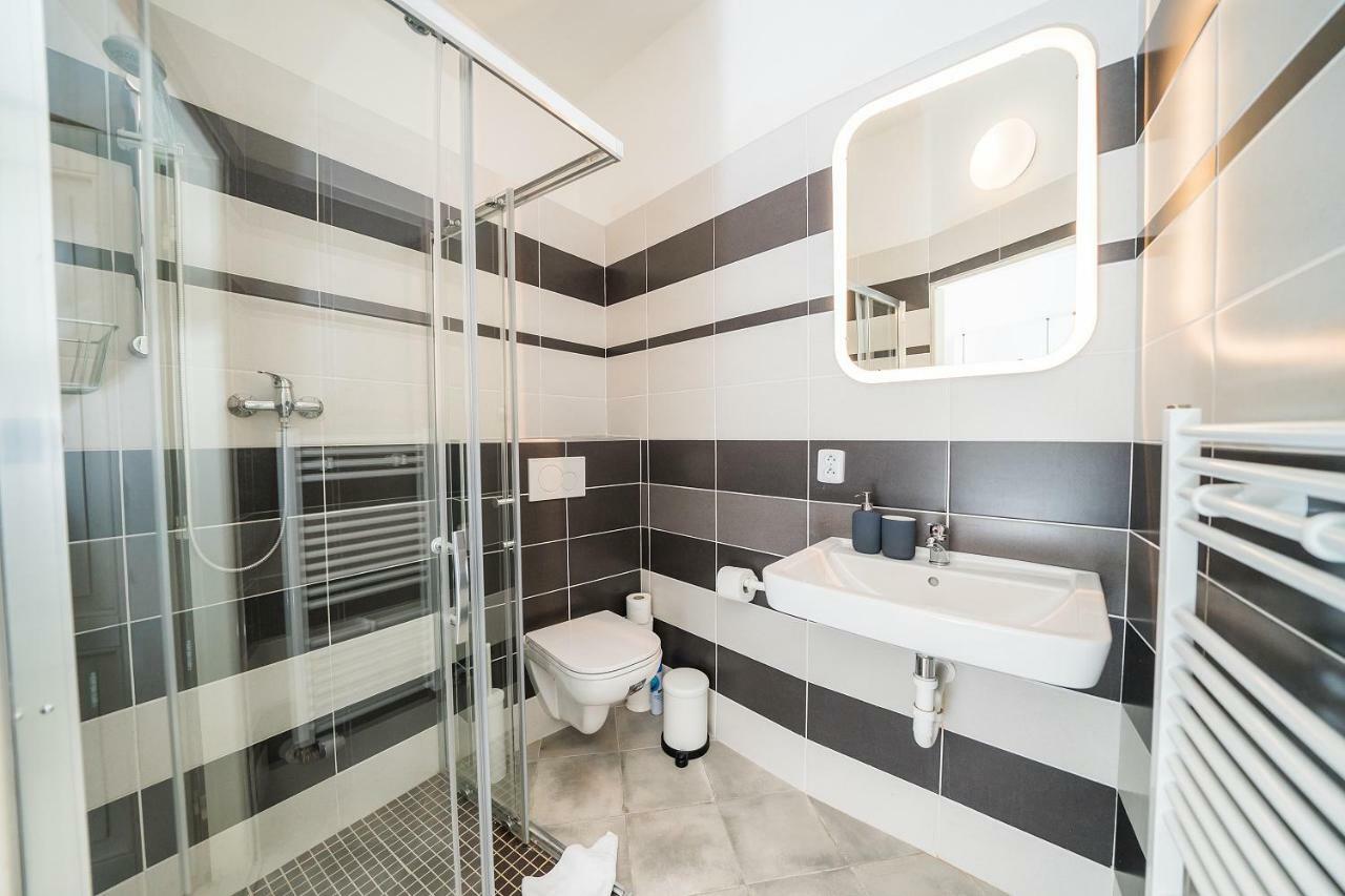 פראג Apartments Pushkin מראה חיצוני תמונה
