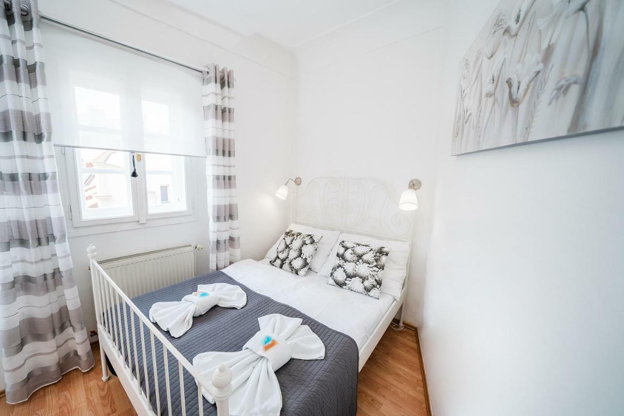 פראג Apartments Pushkin מראה חיצוני תמונה